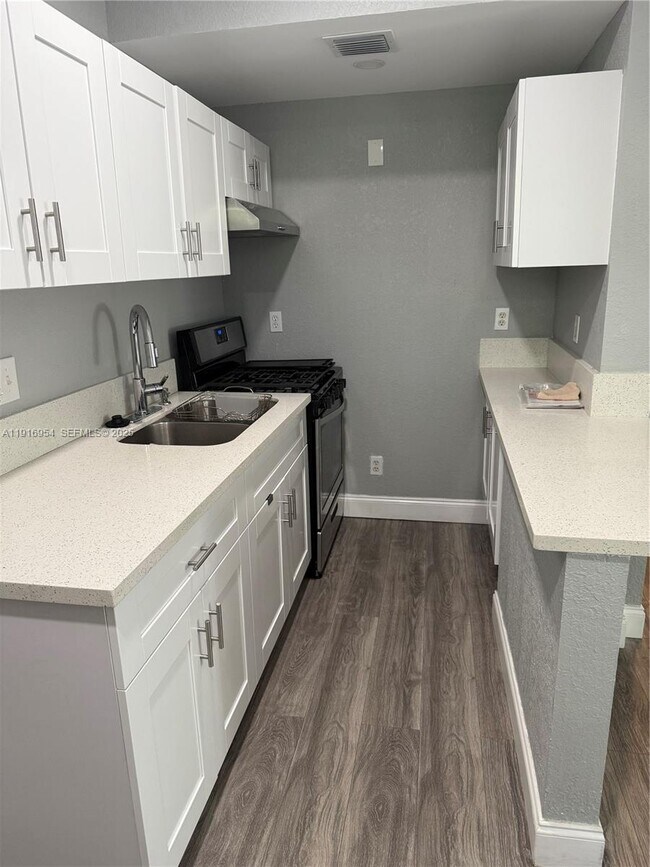 Building Photo - 291 NE 112th St