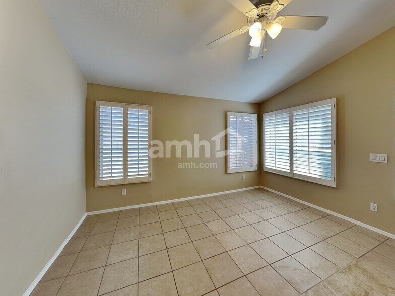 Building Photo - 7462 W Mohawk Ln