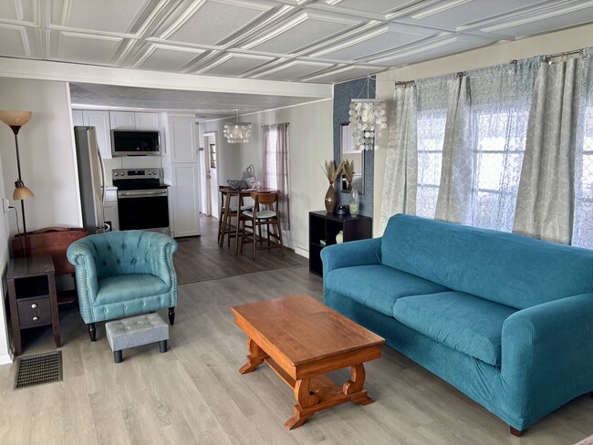 Building Photo - 3017 Saralake Blvd