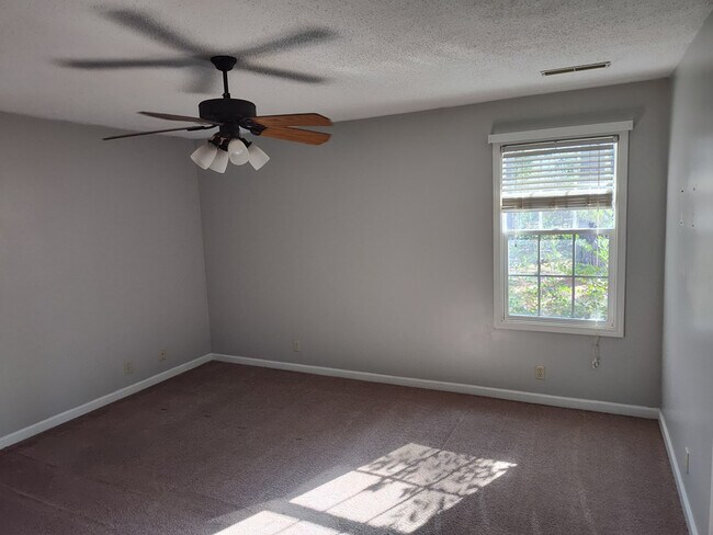 Building Photo - 1450 Morris Way Dr