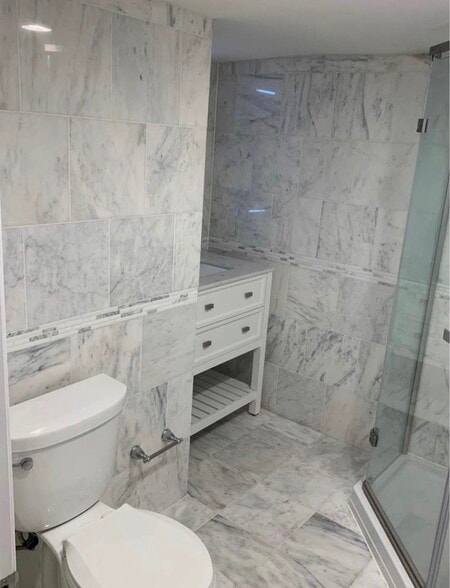 Building Photo - 1363 Milton Pl