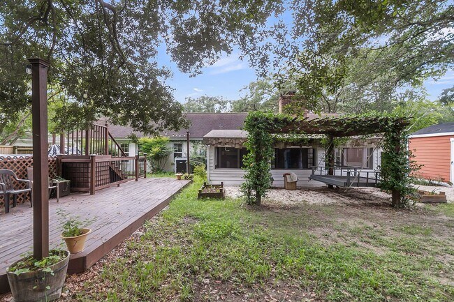Building Photo - Charming Updated Home with Designer Kitche...