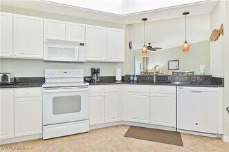Building Photo - 10115 Colonial Country Club Blvd