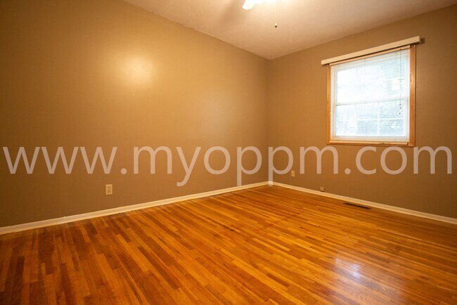 Building Photo - Great 3-Bedroom House on Westwood Lane