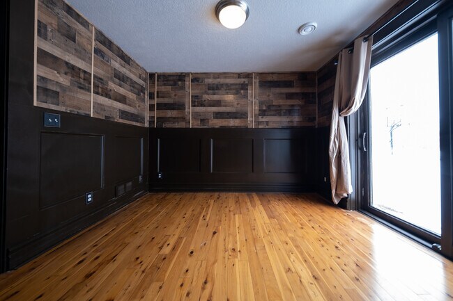 Building Photo - 7122 Harrison Hill Trail