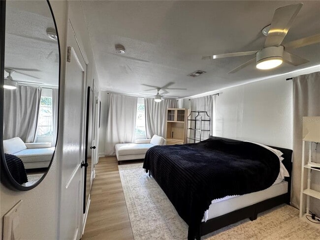 Building Photo - 3008 Hillview St