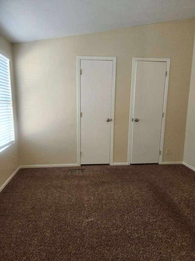 Building Photo - 505 33rd St