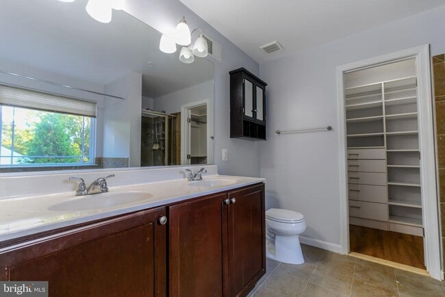 Building Photo - 9909 Millies Manor
