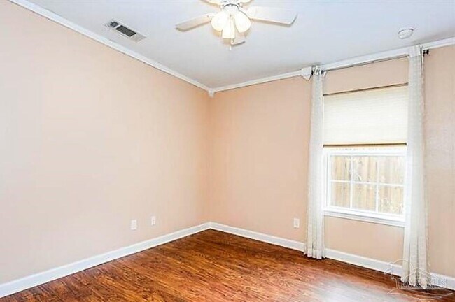 Building Photo - 4979 Vizcaya Dr