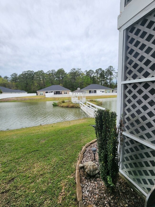 Building Photo - Oakdale Terrance Condo Water Front!!!