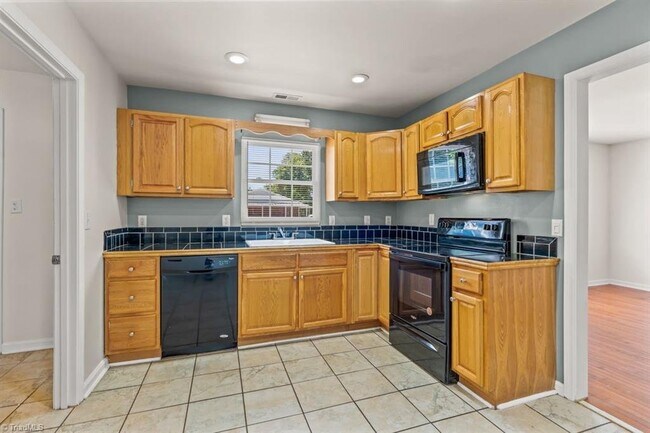 Building Photo - 1720 Gavin Dr