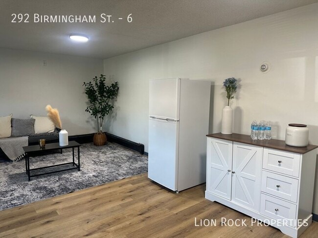 Building Photo - 292 Birmingham St