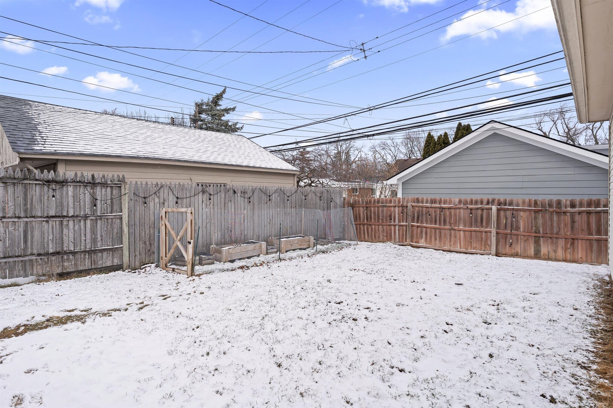 Building Photo - 512 W 12 Mile Rd