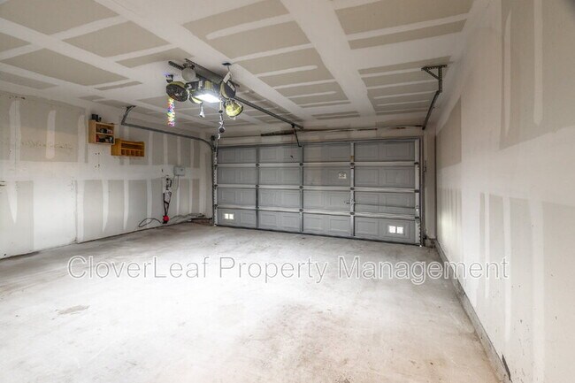 Building Photo - 104 Rattlesnake Way