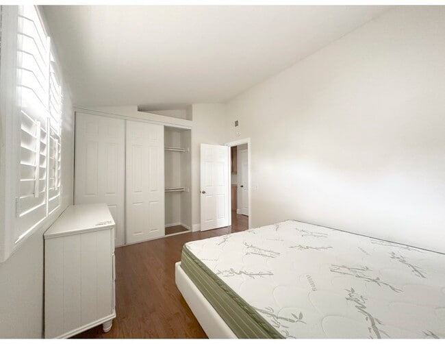 Building Photo - 19852 E Round Hill Ln