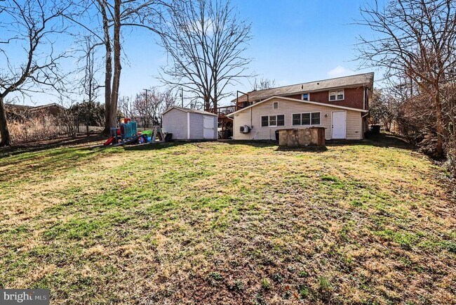 Building Photo - 7409 Lake Dr