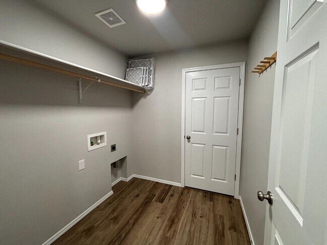 Building Photo - 772 W Treehouse Way