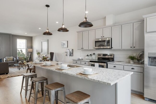 Building Photo - BEAUTIFUL 3 BED 3.5 BATH TOWNHOME