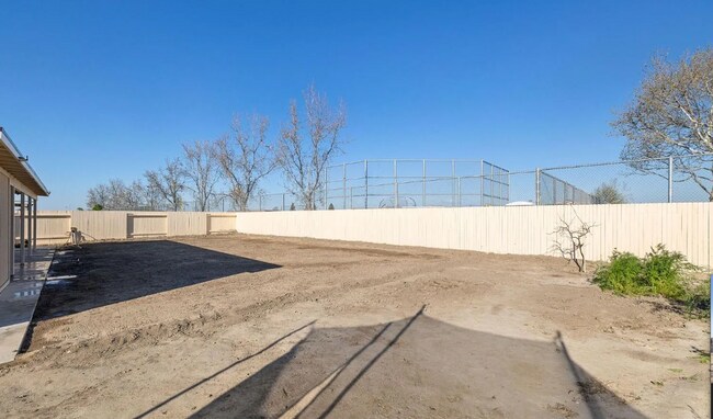 Building Photo - 8018 Cuyama River St