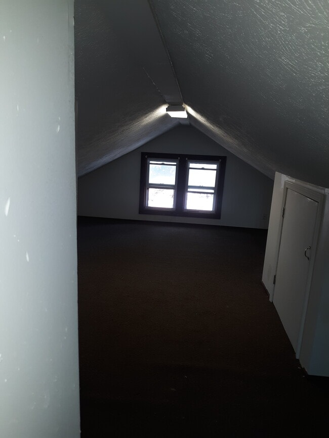 Building Photo - 2305 Broadway