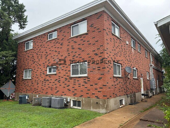 Building Photo - 5252 Bischoff Ave