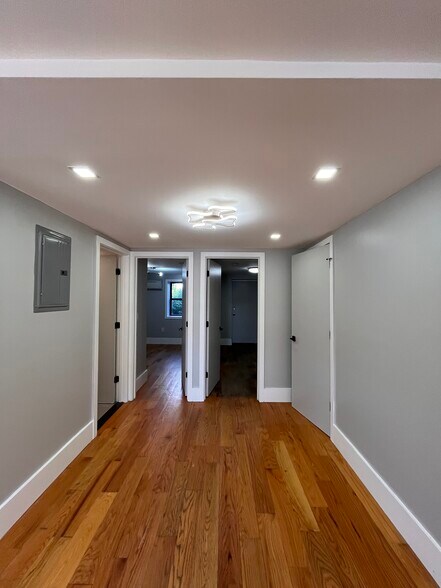 Building Photo - 51 Seidler St