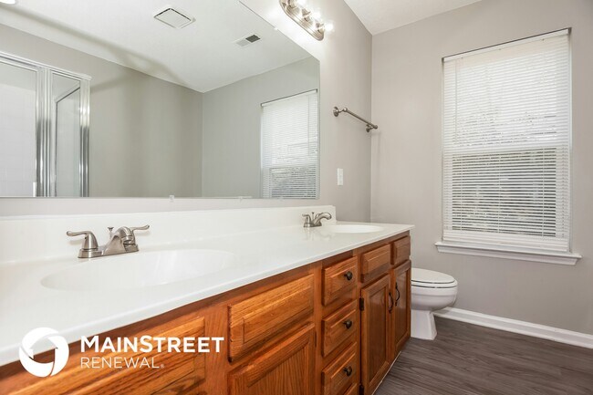 Building Photo - 10300 Northwoods Forest Dr