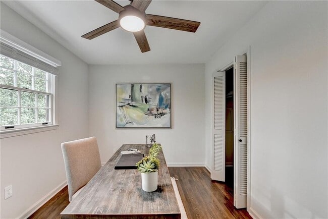 Building Photo - 1450 Cedarhurst Dr