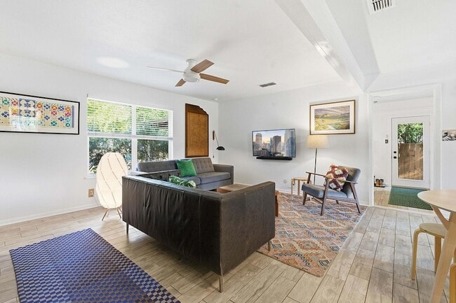 Building Photo - 8801 Redfield Ln