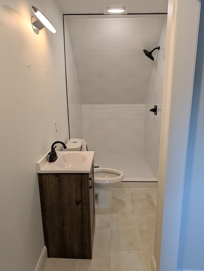 Building Photo - Cozy 4 bed/2 bath home for rent in Northfield, MN