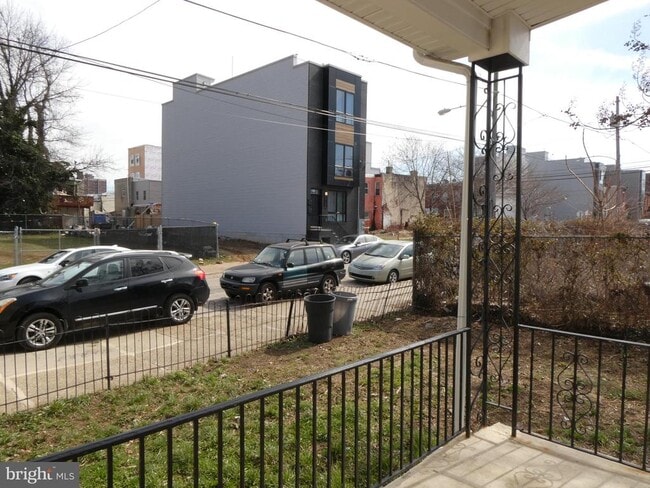 Building Photo - 1610 N 27th St