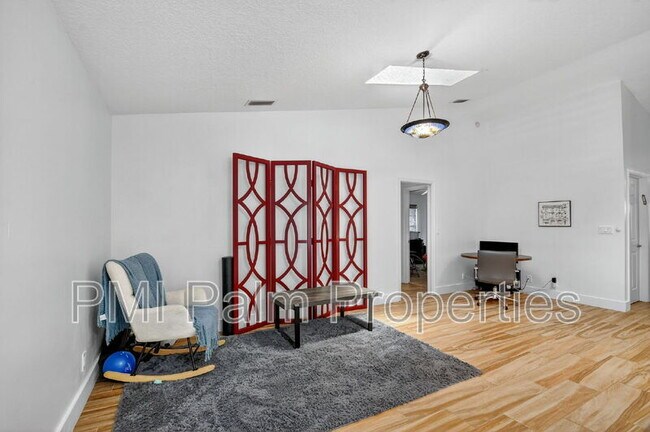 Building Photo - 2700 Yarmouth Dr