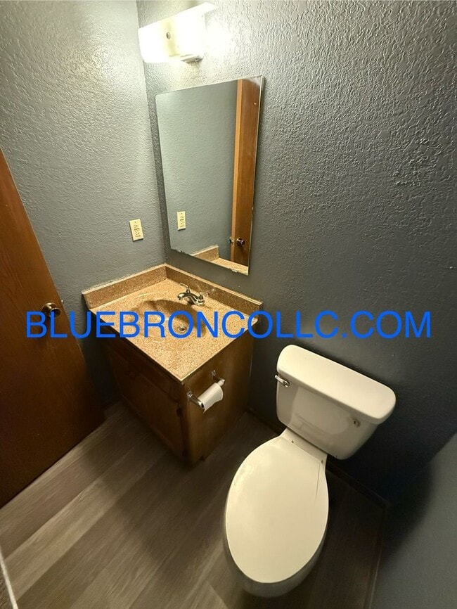 Building Photo - New flooring and fresh paint in this spaci...