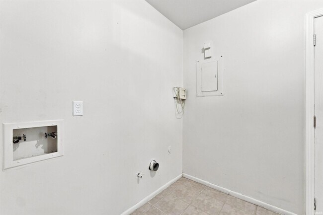 Building Photo - 7123 Strawberry Dr