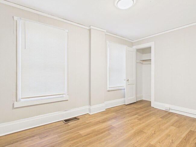 Building Photo - 3 Bedroom on Dunkle St.