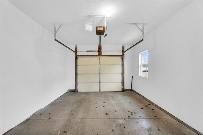 Building Photo - 2 bedroom, 2 bathroom condo!