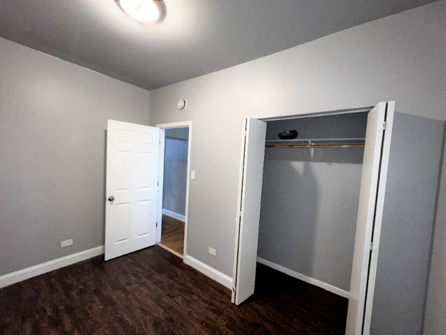 Building Photo - 1655 E 79th St