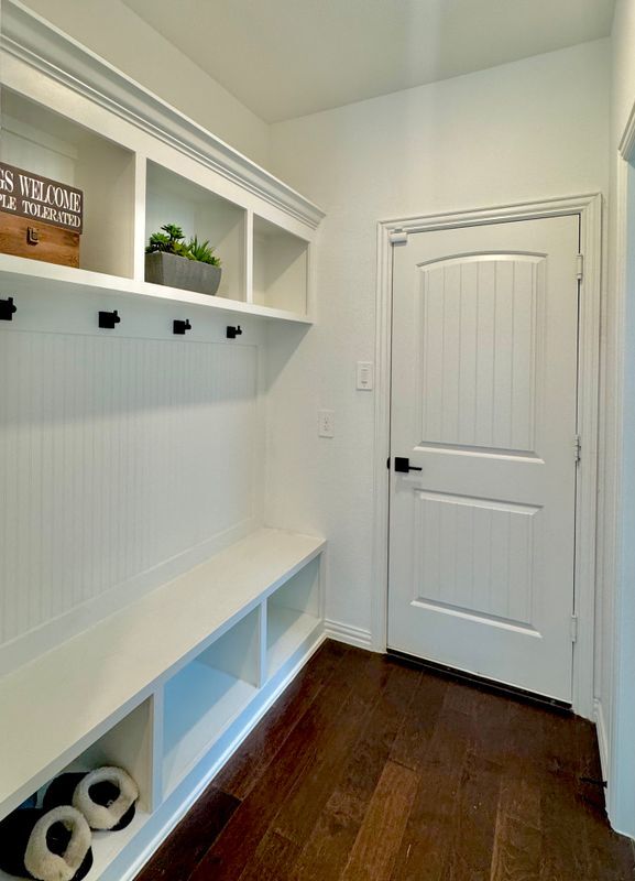 Building Photo - 1253 Binfield Dr