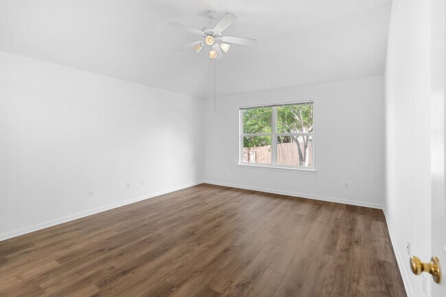 Building Photo - 2305 Boulder Run