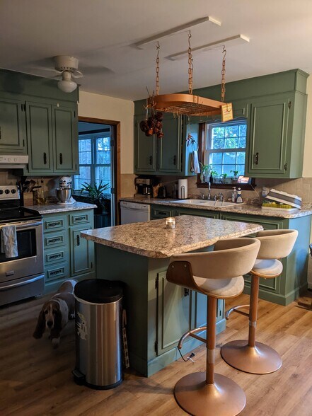 Building Photo - 39 N Basilica Ave