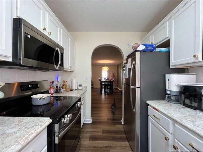 Building Photo - 323 Tokay Dr