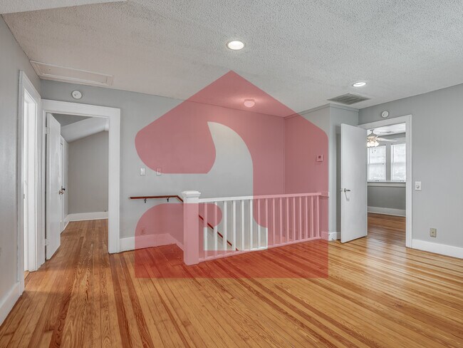 Building Photo - 1501 Gladstone Terrace