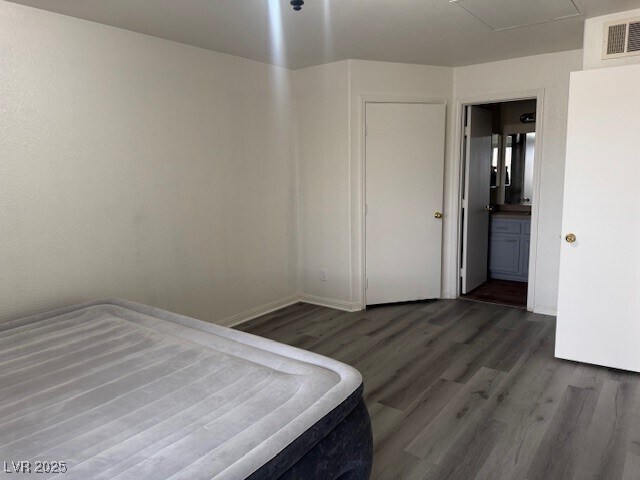 Building Photo - 4555 E Sahara Ave