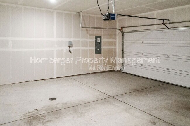 Building Photo - 5813 W Georgetown Ln