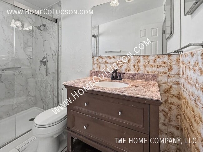 Building Photo - 6225 E Calle Aurora