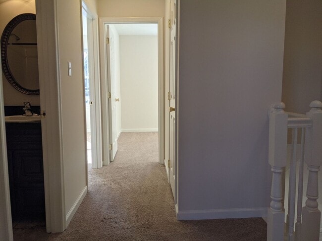 Building Photo - 3 Bedroom Townhouse For Rent in Charming Waynesboro, PA