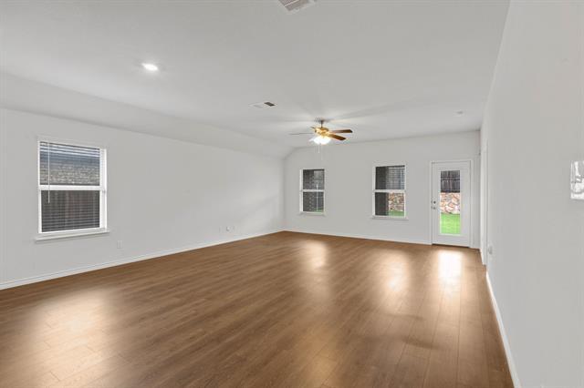Building Photo - 314 Red Oak Dr