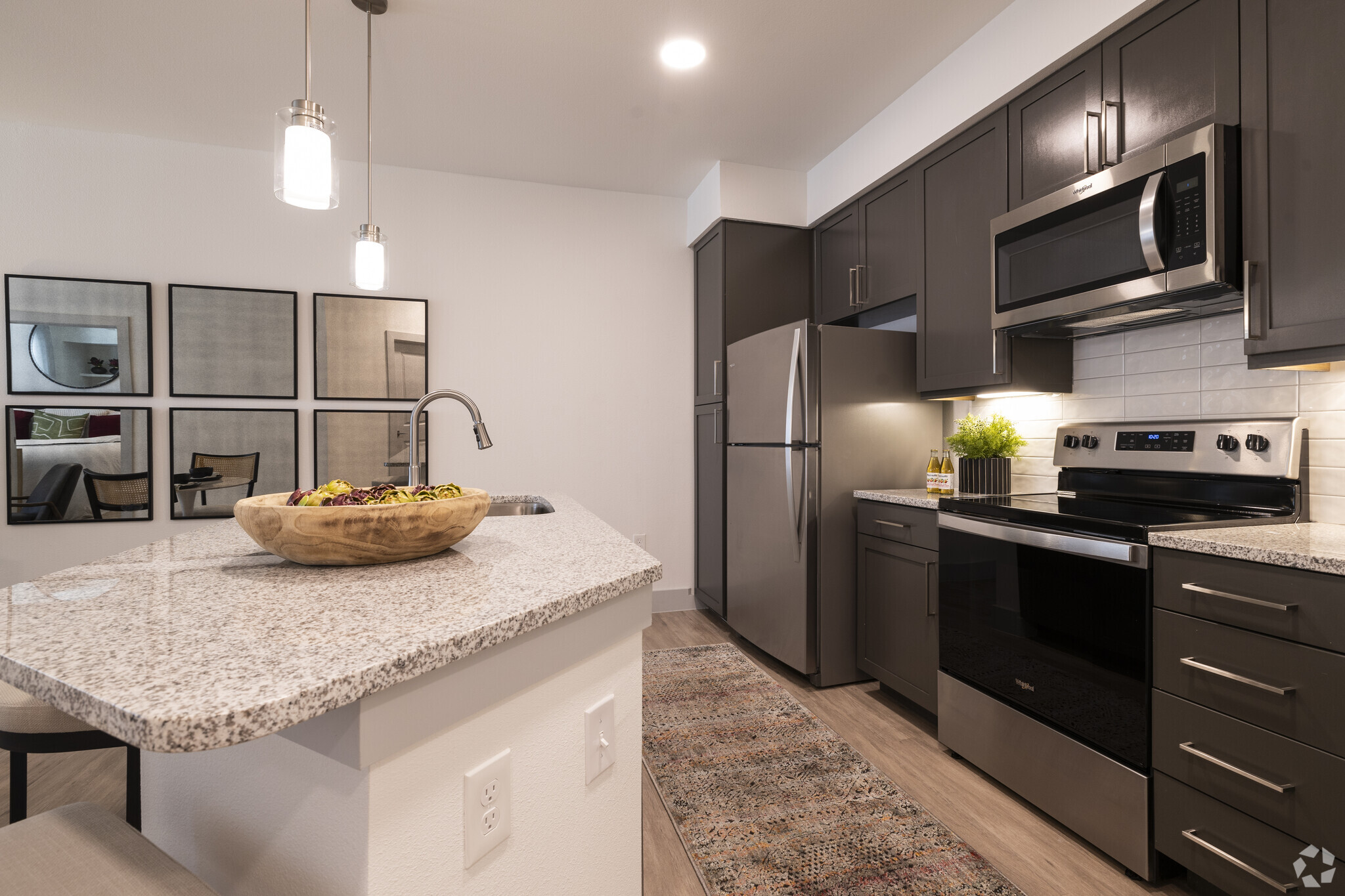 1BR/1BA, 736SF - Kitchen - The Madison at City Place