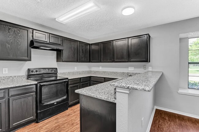 Building Photo - $1,000 Off first month.