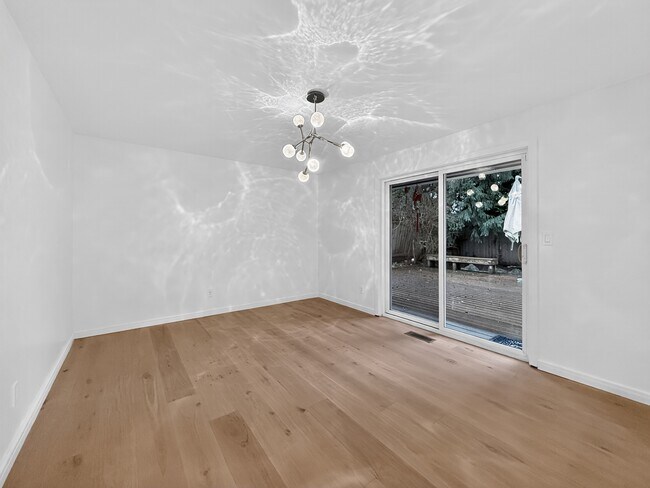 Building Photo - 16711 NE 18th St